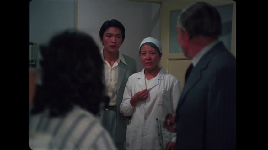 跟着电影学党史| 在医院里，秀娟意外地找到了分离30年的母亲和弟弟.