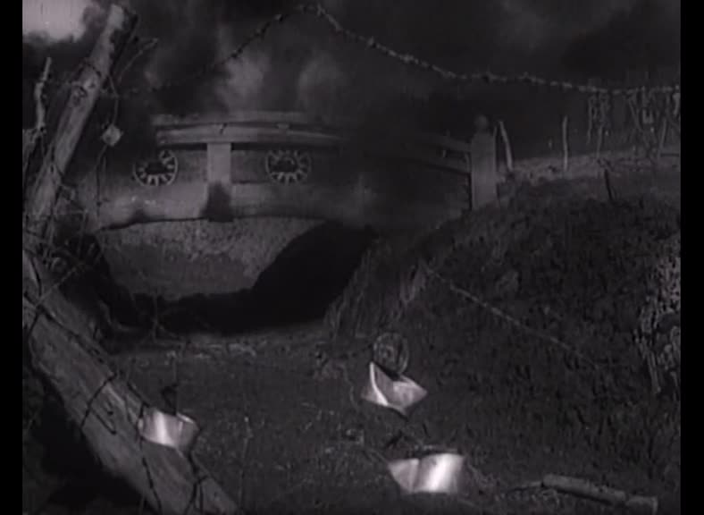 跟着电影学党史 | 董存瑞举起炸药包，炸毁了桥上的暗堡，与敌人同归于尽。